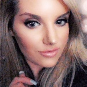 Meet your Posher, Cortney